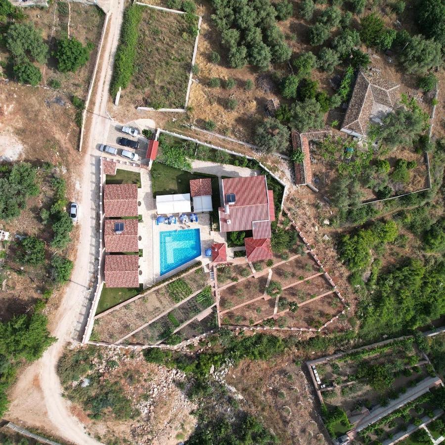 Vila Llano Vlore Bagian luar foto